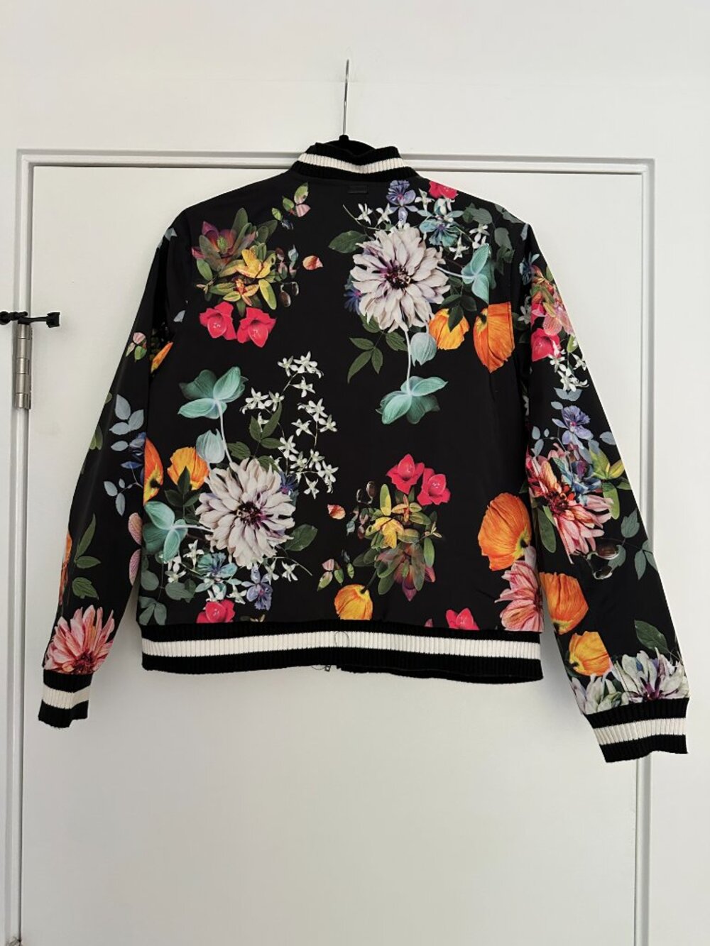 BlankNYC Reversible Floral Eyelet Bomber Jacket - Picture 2 of 4